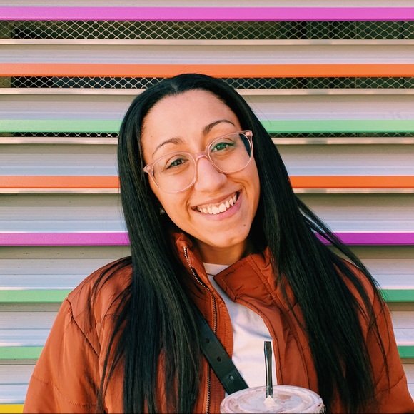 Meet your Posher, Danielle! - Picture 4 of 15